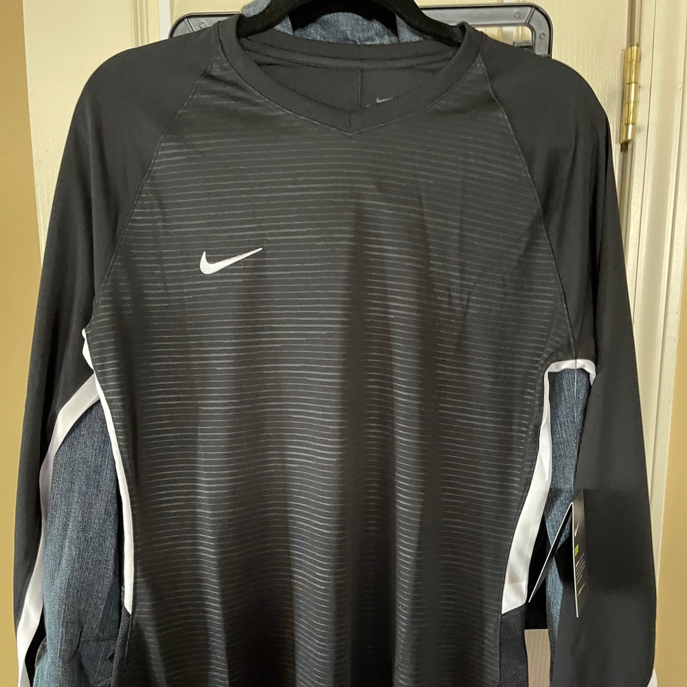 Nike dry fit long sleeve shirt